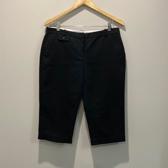 OLD Navy Black Classic Fit Shorts 6 - Picture 3 of 11